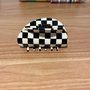 Chunks - Checker Claw Clip in Black + White